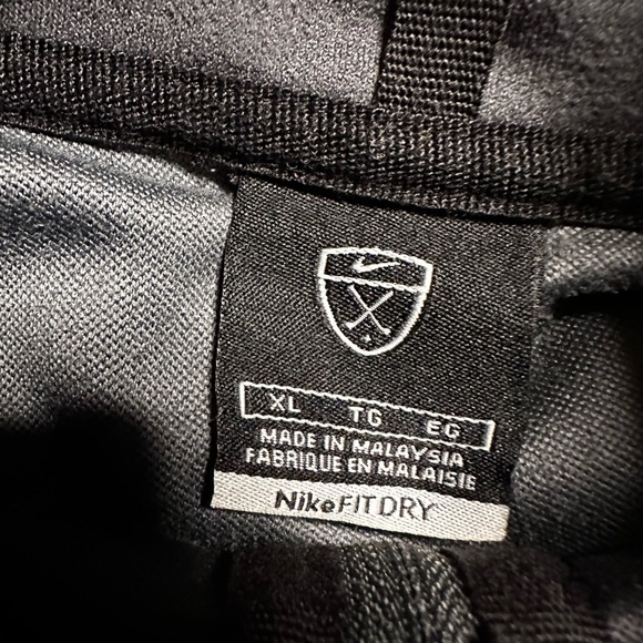 Nike Golf Quarter Zip Pullover - Picture 4 of 4